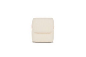 Lapis fauteuil d’Amura Lab allie design organique, confort absolu et savoir-faire artisanal italien. Disponible chez D-Style Interior.