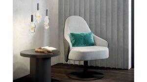 Lustre SASSI LAMPADARIO en verre de Murano transparent et doré avec éclairage LED intégré, design Reflex Angelo, disponible chez D-Style Interior