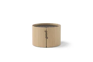 Setacci par Amura Lab – une table basse inspirée des tamis traditionnels d’Altamura, mêlant savoir-faire artisanal et design contemporain. Disponible chez D-Style Interior.