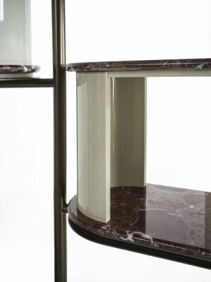 Bibliothèque Vivienne par Vittoria Frigerio — design italien raffiné et élégance intemporelle pour des intérieurs d’exception. Disponible chez D-Style Interior.