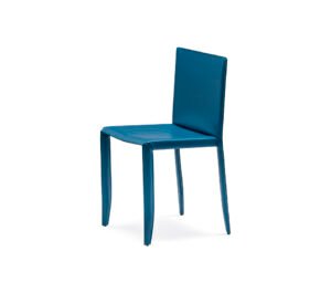 Piuma Edition Chaise en acier revêtu de cuir, au design épuré et au confort exceptionnel signée Cattelan Italia. Disponible chez D-Style Interior.