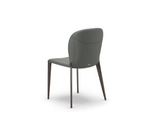 NANCY ML Chaise design avec structure en acier et pieds fins, revêtement en tissu ou cuir haut de gamme. Disponible chez D-Style Interior.