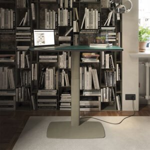 RUNNER Leather Bureau design réglable en hauteur en acier laqué gaufré et cuir haut de gamme, alliant ergonomie et élégance. Disponible chez D-Style Interior.