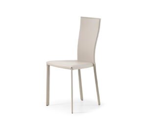 NINA Chaise design de Cattelan Italia : chaise en cuir avec surpiqûres décoratives et structure en acier robuste. Disponible chez D-Style Interior.