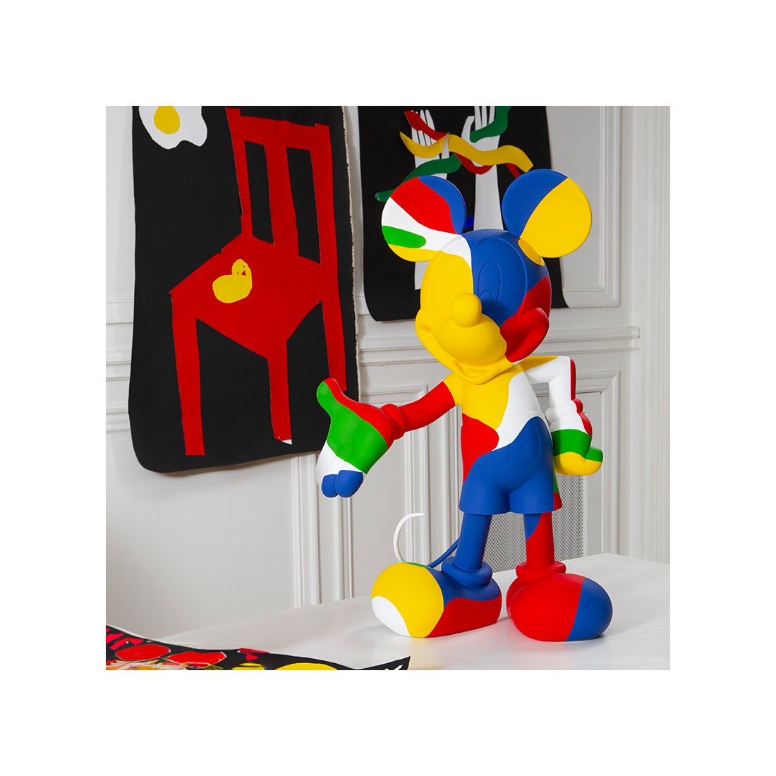 Mickey Kamo Medium, Sculpture design haut de gamme Leblon Delienne, colorée et dynamique, peinture à la main. Disponible chez D-Style Interior