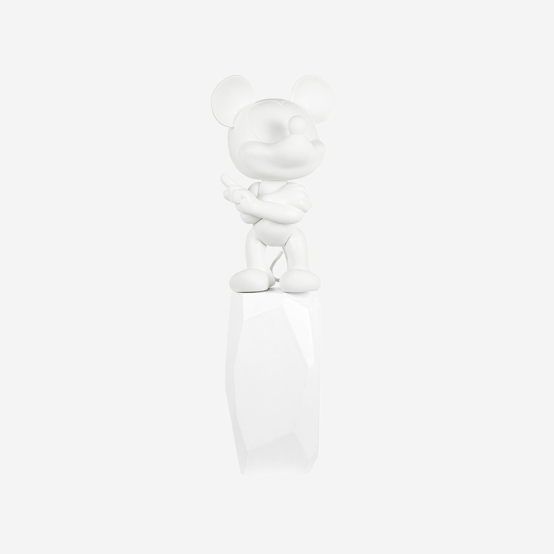 Mickey Rock Large, Sculpture design haut de gamme Leblon Delienne, hommage aux 90 ans de Mickey, résine peinte à la main, multi-facettes, disponible chez D-Style Interior