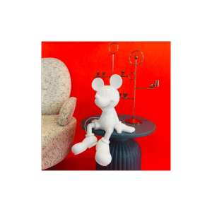 Mickey Take 2 Medium, Sculpture design haut de gamme Leblon Delienne, résine peinte à la main, moderne et élégante, disponible chez D-Style Interior