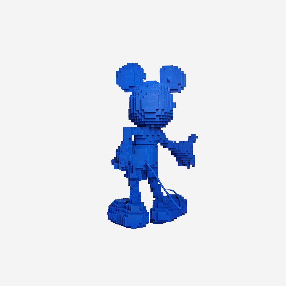 Mickey Voxel Medium, sculpture design haut de gamme Leblon Delienne x Miguel Chevalier, fusion entre art numérique et pop culture. Disponible chez D-Style Interior.