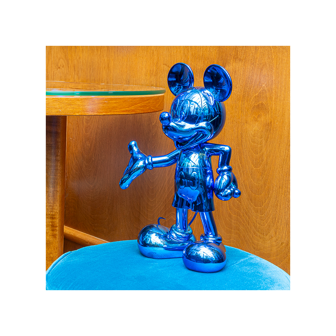 Mickey Welcome Galaxy Small – Sculpture design haut de gamme Leblon Delienne en finition Galaxy disponible chez D-Style Interior