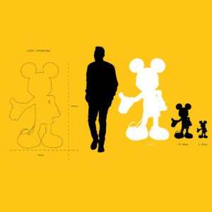 Mickey Welcome Mat Large, Sculpture design haut de gamme grandeur nature Leblon Delienne, finition mate, résine peinte à la main, disponible chez D-Style Interior