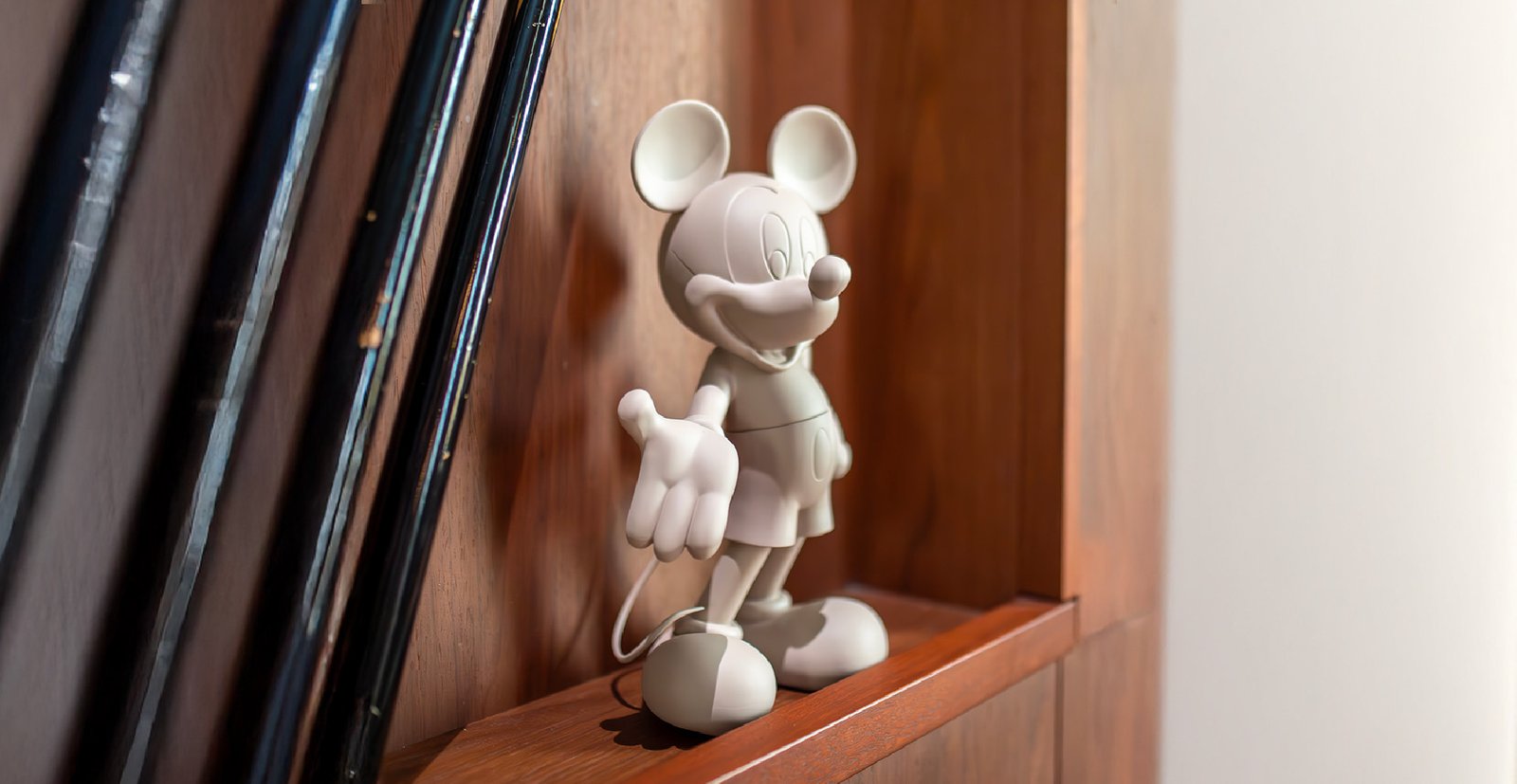 Mickey Welcome Mat – Small, Sculpture design haut de gamme Leblon Delienne, 30 cm, disponible chez D-Style Interior