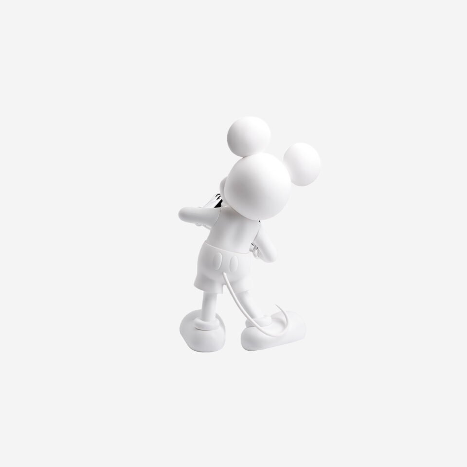 Mickey With Love Small, Sculpture design haut de gamme Leblon Delienne x Kelly Hoppen, style minimaliste et contemporain, disponible chez D-Style Interior