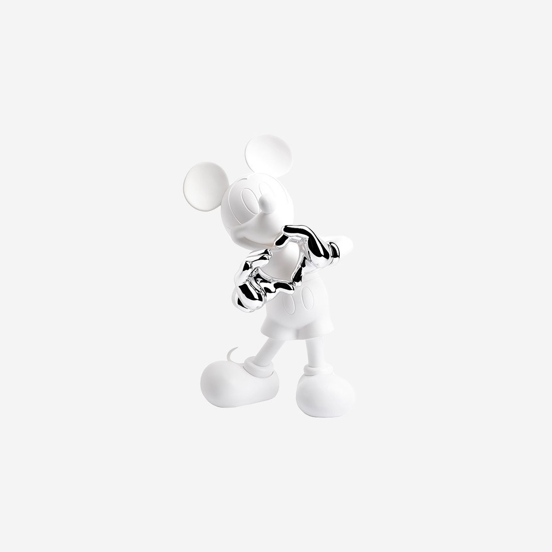 Mickey With Love Small, Sculpture design haut de gamme Leblon Delienne x Kelly Hoppen, style minimaliste et contemporain, disponible chez D-Style Interior