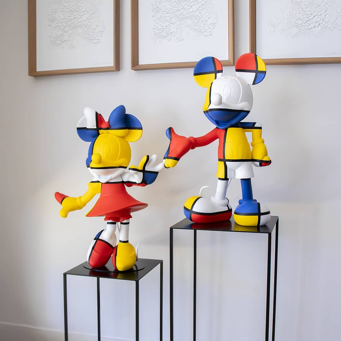 Minnie Welcome Art Collection Medium, sculpture design haut de gamme Leblon Delienne, création contemporaine inspirée de Piet Mondrian. Disponible chez D-Style Interior.