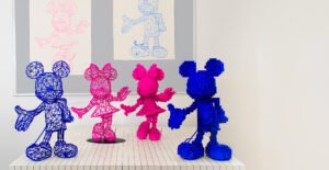 Minnie Wire Medium, Sculpture design haut de gamme par Leblon Delienne et Miguel Chevalier, interprétation numérique de Minnie Mouse. Disponible chez D-Style Interior