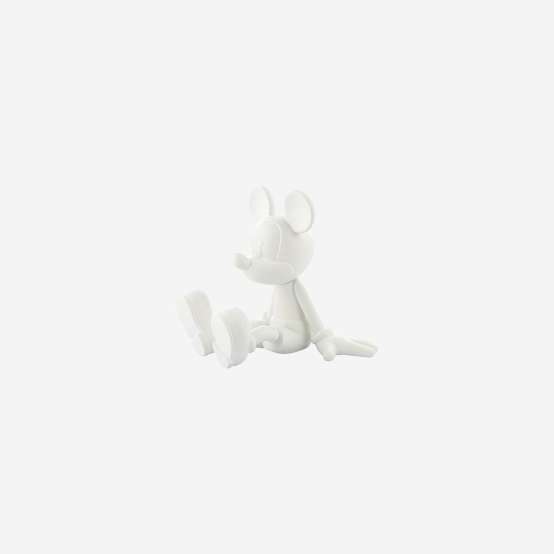 Sitting Mickey Extra Small, Sculpture design haut de gamme Leblon Delienne, résine peinte à la main, contemporaine et élégante, disponible chez D-Style Interior