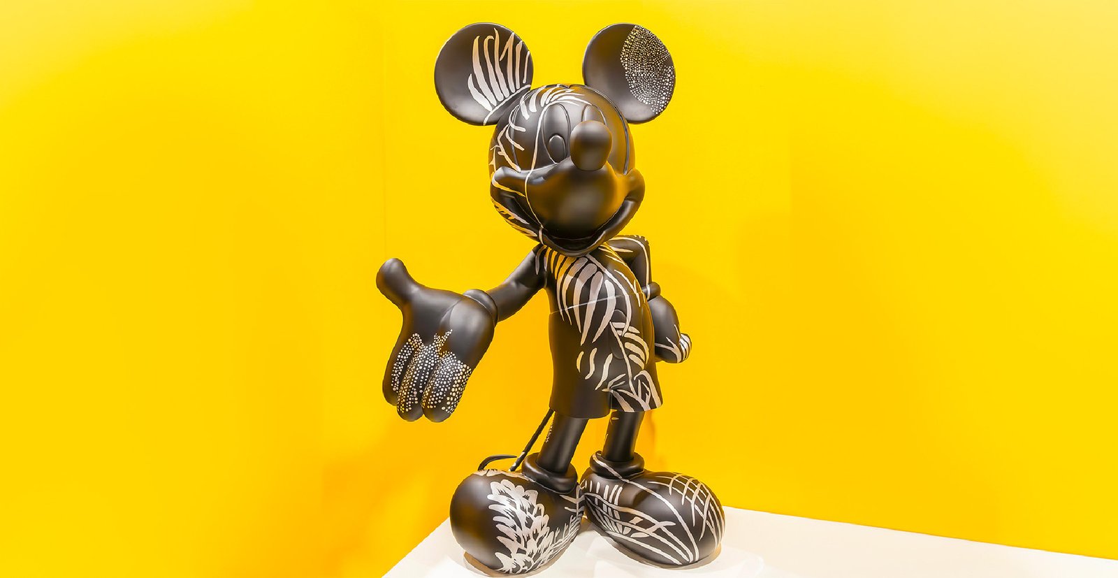 Star Style Mickey Large, sculpture design haut de gamme Leblon Delienne x Martyn Lawrence Bullard, Disney. Disponible chez D-Style Interior.