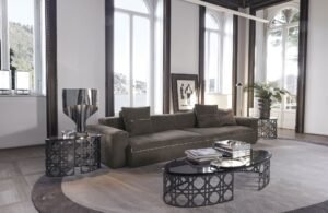 Este table basse design haut de gamme avec base métallique découpée au laser et plateau en marbre. Disponible chez D-Style Interior.