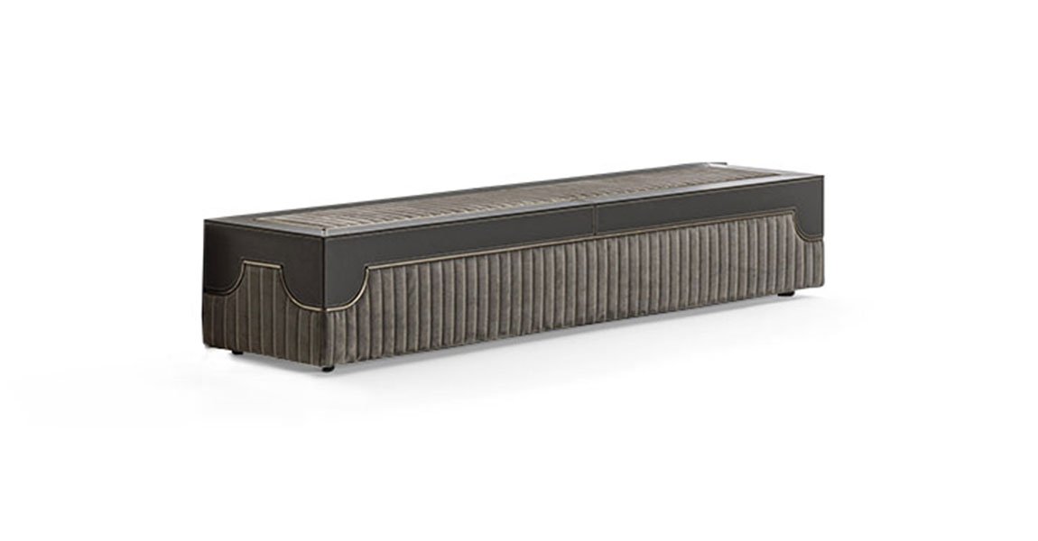 Capua Banc de Vittoria Frigerio, banc haut de gamme avec matelassage vertical et détails en cuir. Élégance contemporaine. Disponible chez D-Style Interior.
