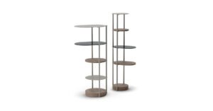 Doge bibliothèque haut de gamme par Vittoria Frigerio, structure métallique et base en frêne teinté, entièrement modulable et personnalisable. Disponible chez D-Style Interior.