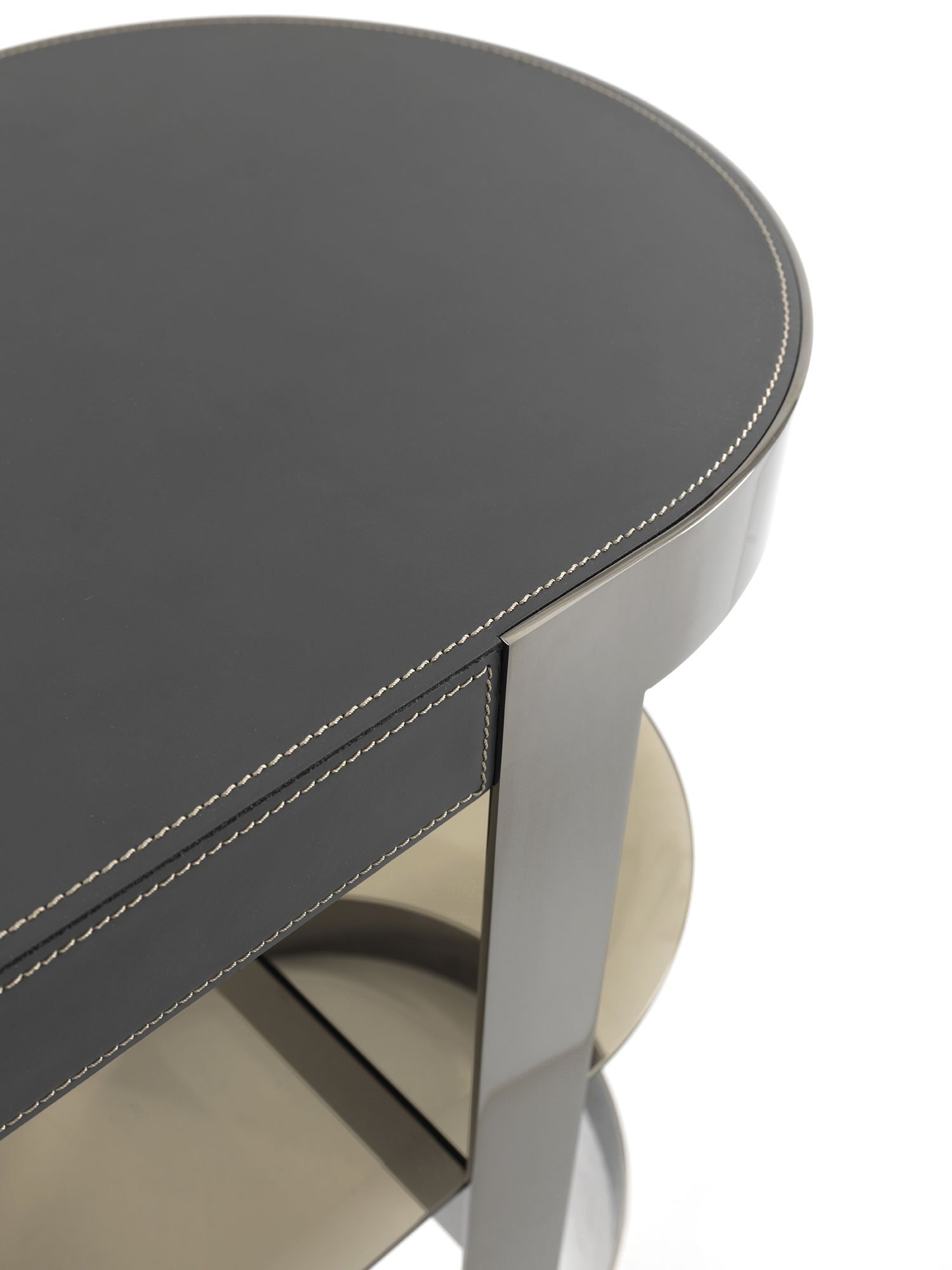 Biffi bureau de beauté de Vittoria Frigerio, un meuble design haut de gamme aux lignes élégantes et finitions raffinées. Disponible chez D-Style Interior.
