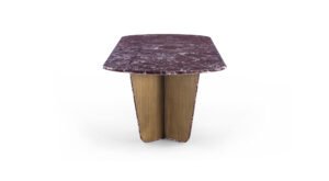 Monroy table haut de gamme en marbre avec pieds en voiles inversées et inserts métalliques contrastés. Élégante, géométrique et raffinée. Disponible chez D-Style Interior.