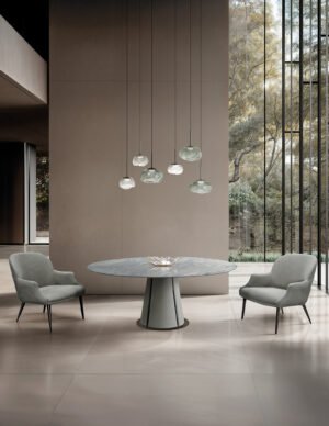 Medea Lounge fauteuil design haut de gamme par Gamma Arredamenti, alliant confort ergonomique, élégance et lignes enveloppantes. Disponible chez D-Style Interior.