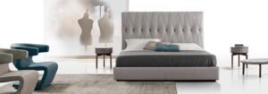 Marlon Night, un lit king-size en cuir avec tête capitonnée artisanale et design moderne. Disponible chez D-Style Interior.