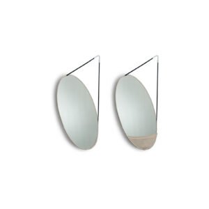 Découvrez le miroir mural Ellipse de Gamma Arredamenti, un design moderne avec détail en cuir, alliant raffinement et fonctionnalité. Disponible chez D-Style Interior.