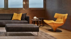 Tuxedo Ottomans Pouf rectangulaire en cuir signé Gamma Arredamenti, au style raffiné et aux coutures élégantes. Disponible chez D-Style Interior.