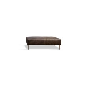 Tuxedo Ottomans Pouf rectangulaire en cuir signé Gamma Arredamenti, au style raffiné et aux coutures élégantes. Disponible chez D-Style Interior.