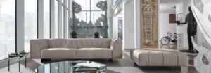 Marlon canapé moderne en cuir capitonné par Gamma Arredamenti, alliance d’élégance, de confort et de design italien. Disponible chez D-Style Interior.