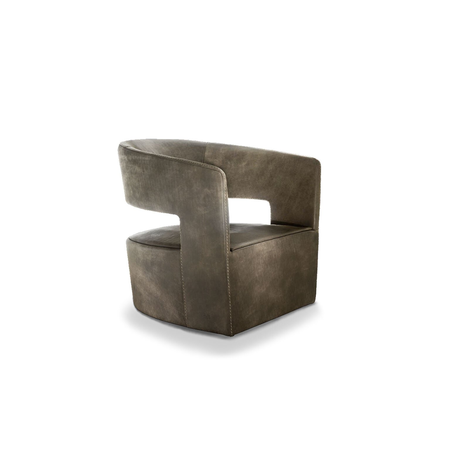 Gem fauteuil par Gamma Arredamenti, une pièce de mobilier haut de gamme alliant confort, élégance et design contemporain. Disponible chez D-Style Interior.