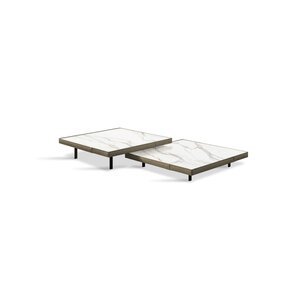 Vincent table basse de Gamma Arredamenti. Design raffiné, finitions en cuir et plateau en verre, céramique ou marbre. Disponible chez D-Style Interior.