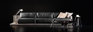 Belts Table basse design Gamma Arredamenti, élégante et aérienne avec boucles en cuir et plateau en verre, céramique ou marbre. Disponible chez D-Style Interior.