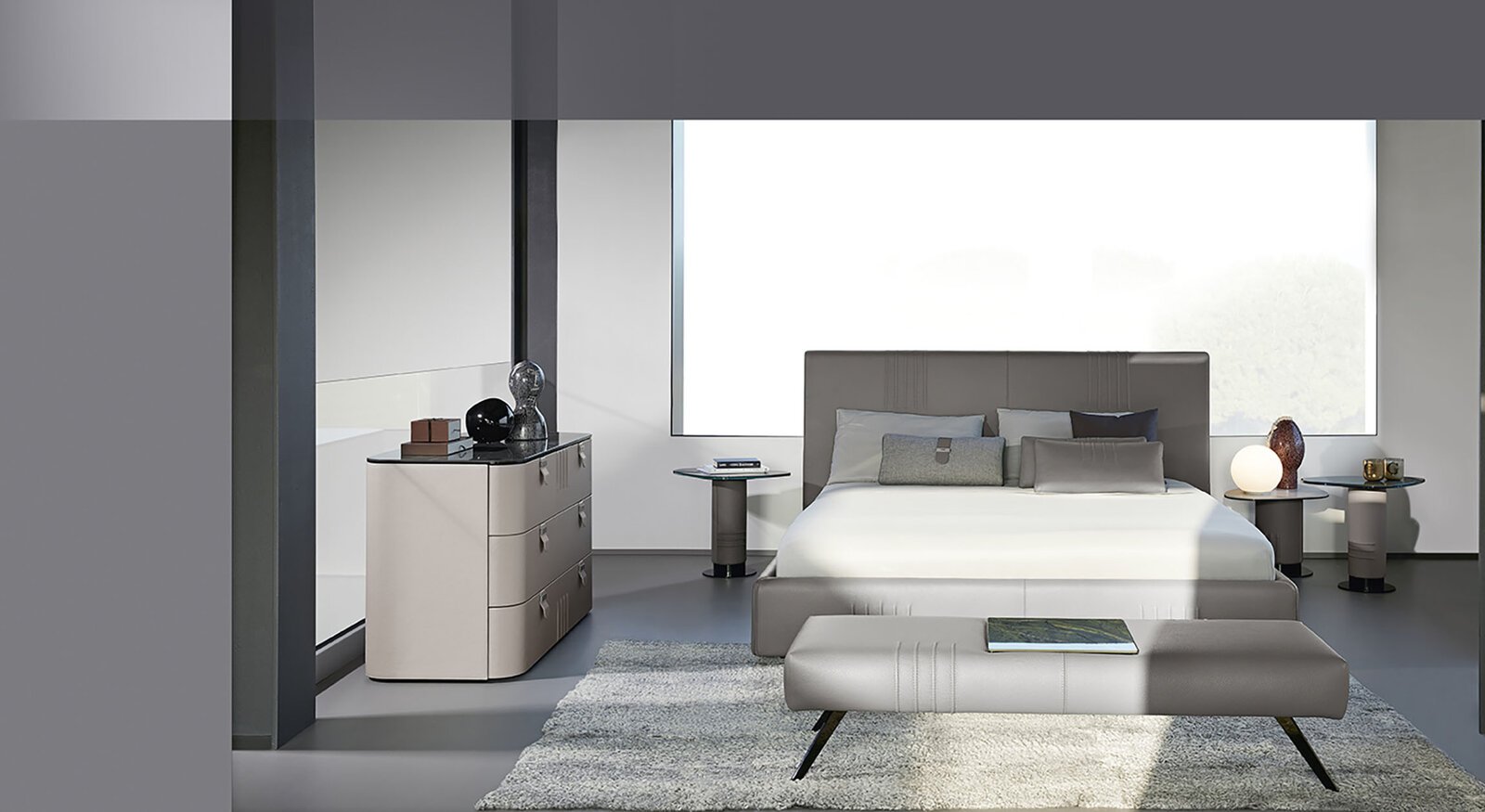 PHILLY de Gamma Arredamenti, collaboration exclusive avec Giuseppe Viganò, table de chevet design et raffinée. Disponible chez D-Style Interior.