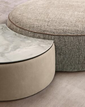 Baloon Ottomans de Gamma Arredamenti, poufs design élégants et polyvalents pour compléter votre espace de vie. Disponible chez D-Style Interior.