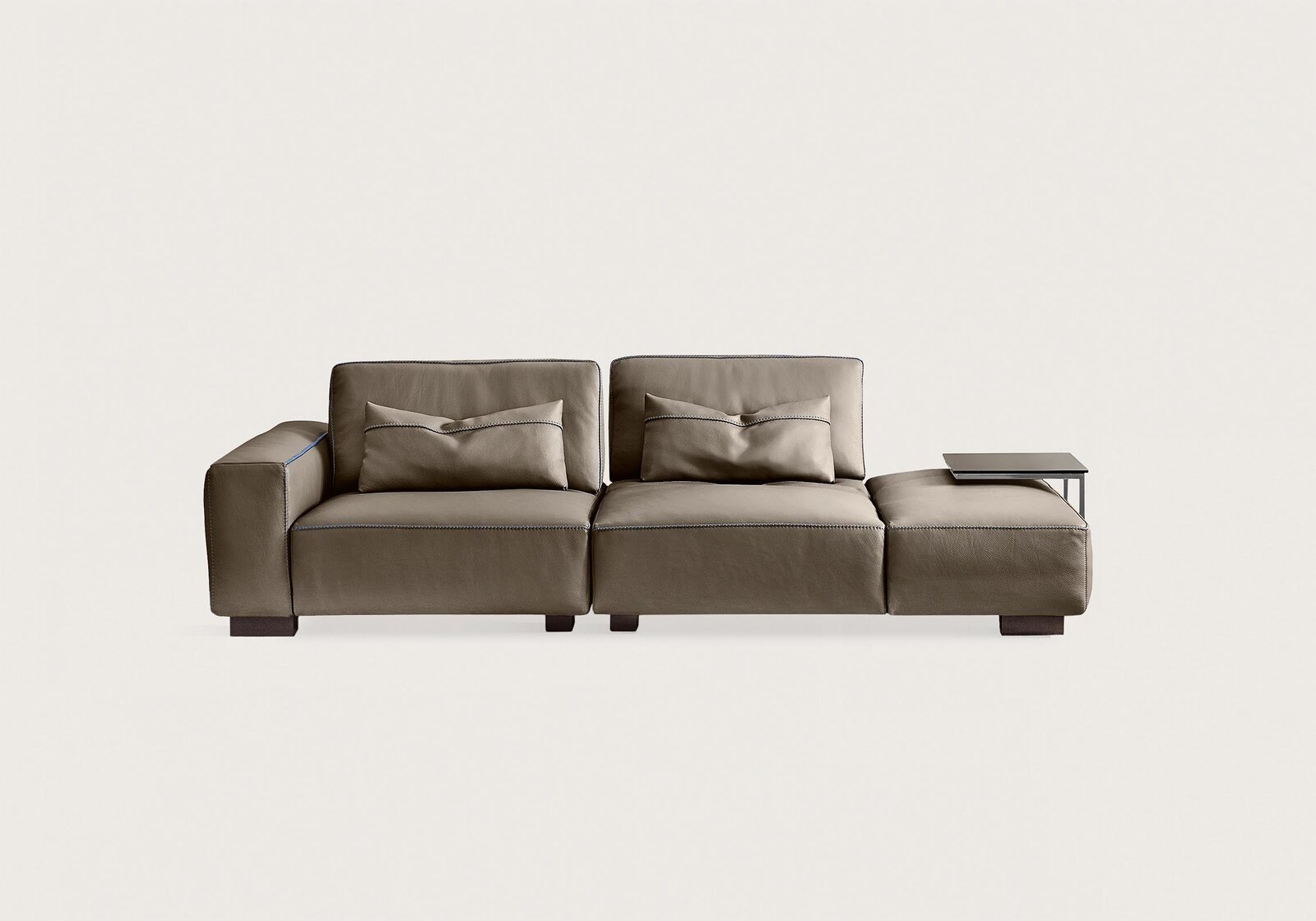Soho canapé design haut de gamme par Gamma Arredamenti, avec mécanisme réglable et assise moelleuse. Disponible chez D-Style Interior.