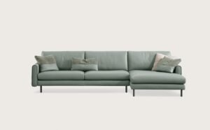 Summer canapé design haut de gamme par Gamma Arredamenti avec dossier ajustable et tablettes latérales élégantes. Disponible chez D-Style Interior.